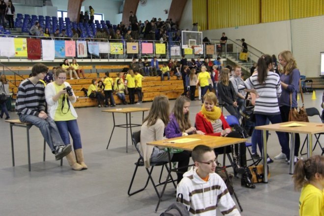 Akcja antynarkotykowa w hali im. Arkadiusza Gołosia [15 XI 2012] - zdjęcie #8 - eOstroleka.pl