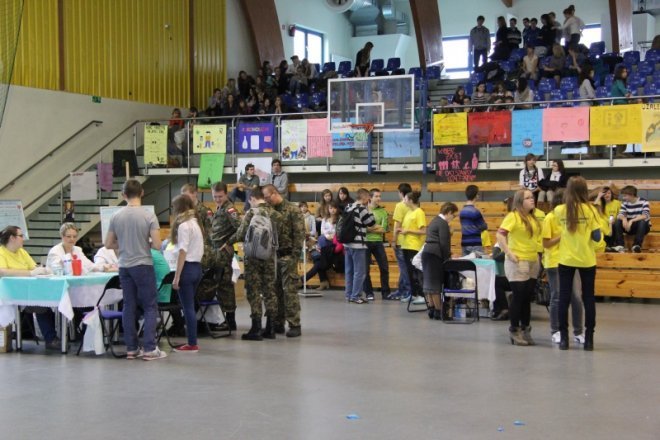 Akcja antynarkotykowa w hali im. Arkadiusza Gołosia [15 XI 2012] - zdjęcie #7 - eOstroleka.pl