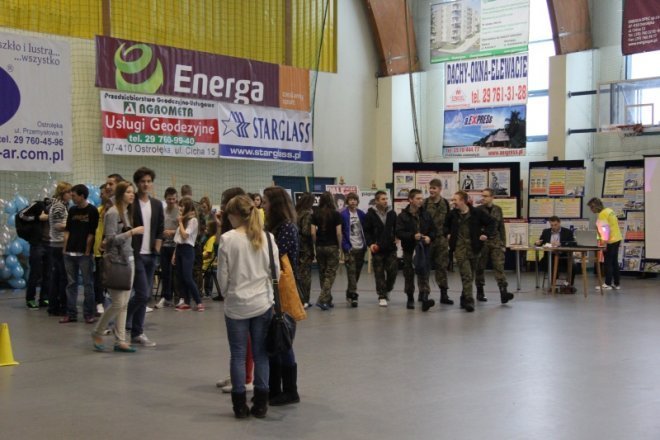 Akcja antynarkotykowa w hali im. Arkadiusza Gołosia [15 XI 2012] - zdjęcie #4 - eOstroleka.pl
