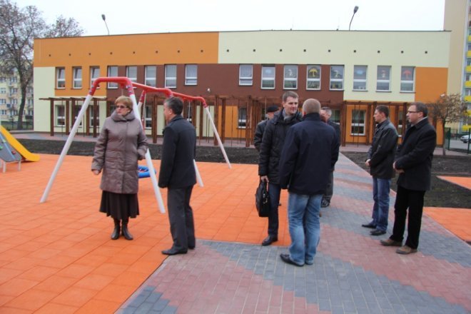 Przedszkole Miejskie nr 17 z nową elewacją i placem zabaw [15 XI 2012] - zdjęcie #14 - eOstroleka.pl