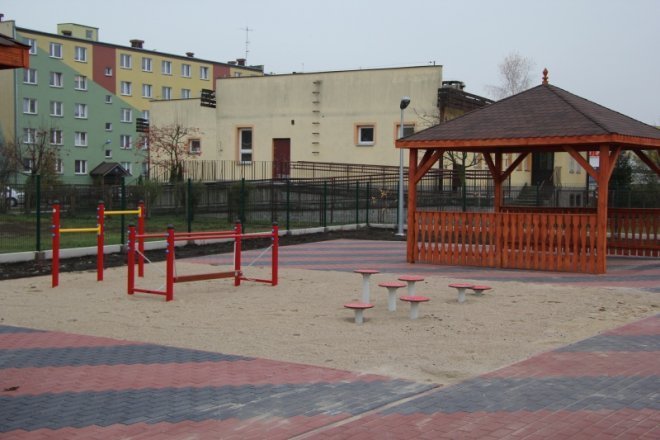 Przedszkole Miejskie nr 17 z nową elewacją i placem zabaw [15 XI 2012] - zdjęcie #15 - eOstroleka.pl