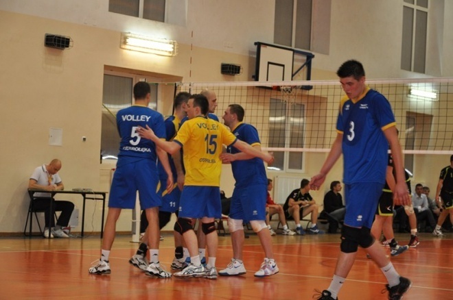 SPS Volley Ostrołęka - UKS Gwardia Legionowo (17.11.2012) - zdjęcie #27 - eOstroleka.pl