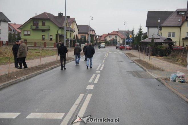Odbiory ulicy Sybiraków i monitoringu orlika przy Gimnazjum nr 2 [21.11.2012] - zdjęcie #3 - eOstroleka.pl