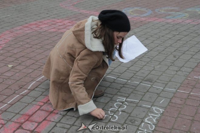 Happening w ramach akcji „Pomóż przetrwać zimę” [22.11.2012] - zdjęcie #2 - eOstroleka.pl