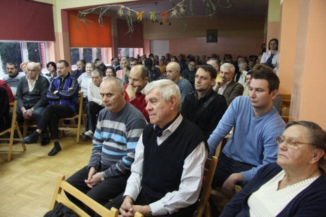 Uczniowie Gimnazjum i Liceum Klasycznego wystąpili dla pensjonariuszy DPS [22 XI 2012] - zdjęcie #15 - eOstroleka.pl