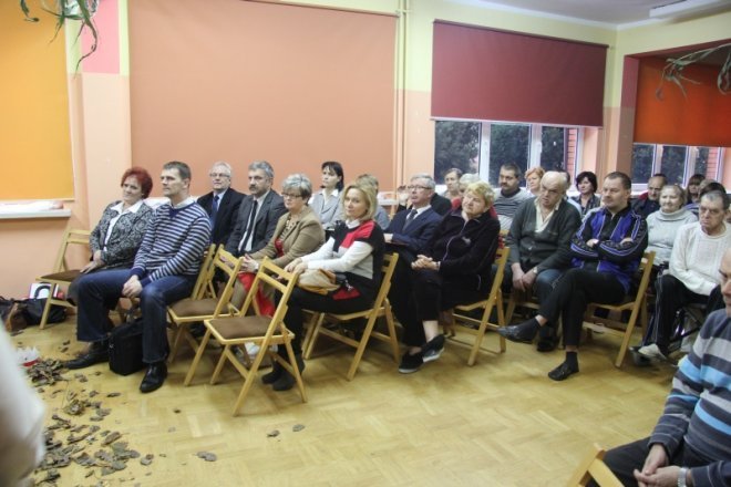 Uczniowie Gimnazjum i Liceum Klasycznego wystąpili dla pensjonariuszy DPS [22 XI 2012] - zdjęcie #18 - eOstroleka.pl