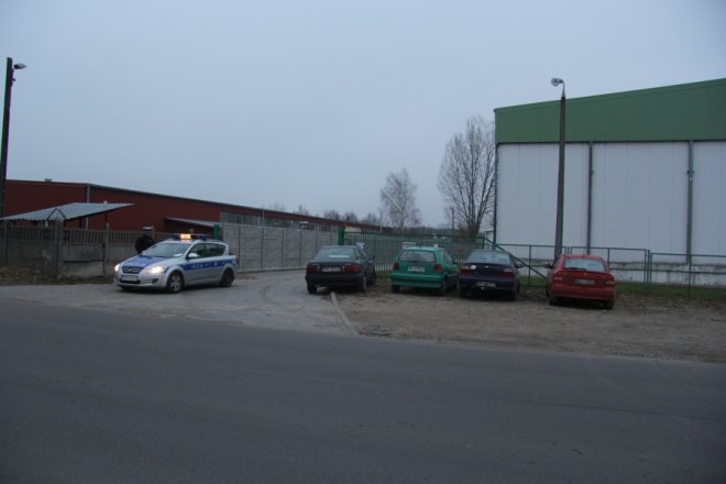 Sarna wpadła na teren Agrany : Ulica Ławska była zablokowna przez kilkadziesiąt minut [22 Xi 2012] - zdjęcie #4 - eOstroleka.pl