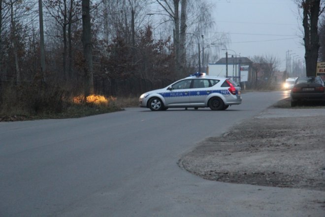 Sarna wpadła na teren Agrany : Ulica Ławska była zablokowna przez kilkadziesiąt minut [22 Xi 2012] - zdjęcie #8 - eOstroleka.pl