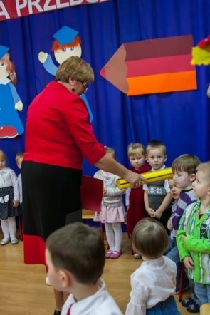 Pasowanie na przedszkolaka w Przedszkolu Miejskim nr 17 [22 XI 2012] - zdjęcie #20 - eOstroleka.pl