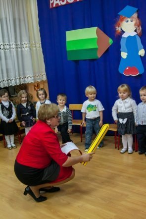 Pasowanie na przedszkolaka w Przedszkolu Miejskim nr 17 [22 XI 2012] - zdjęcie #17 - eOstroleka.pl