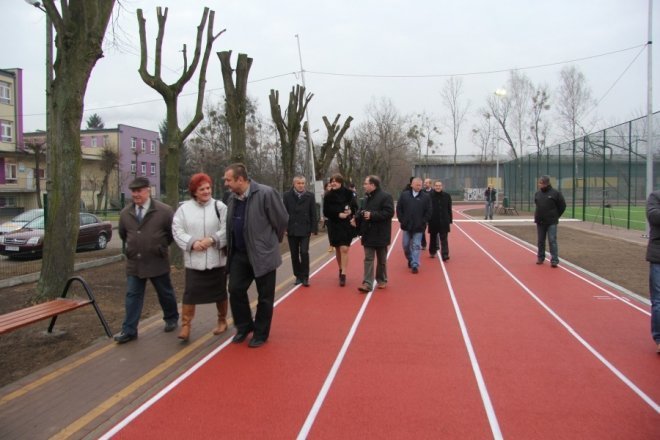 Orlik przy ZSZ nr 2 oficjalnie odberany [27 Xi 2012]  - zdjęcie #8 - eOstroleka.pl