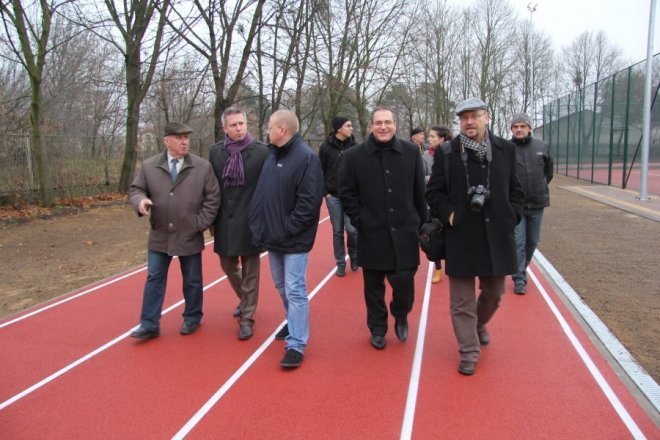 Orlik przy ZSZ nr 2 oficjalnie odberany [27 Xi 2012]  - zdjęcie #4 - eOstroleka.pl