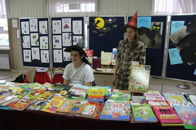 Andrzejki w Szkole Podstawowej nr 6 w Ostrołęce [29 XI 2012] - zdjęcie #16 - eOstroleka.pl
