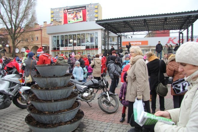 Zmotoryzowani mikołajowie w Ostrołęce [1 XII 2012] - zdjęcie #50 - eOstroleka.pl