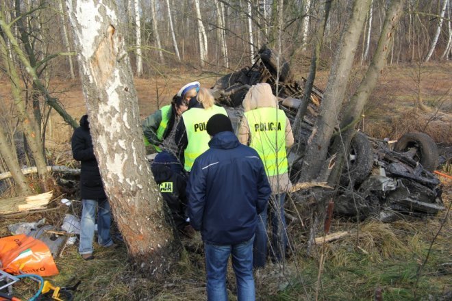 Gałkówka: Tragiczny wypadek, pięć osób nie żyje [2 XII 2012] - zdjęcie #2 - eOstroleka.pl