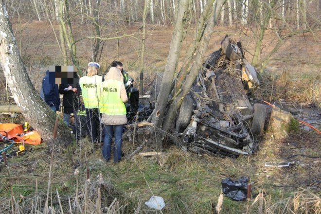 Gałkówka: Tragiczny wypadek, pięć osób nie żyje [2 XII 2012] - zdjęcie #3 - eOstroleka.pl