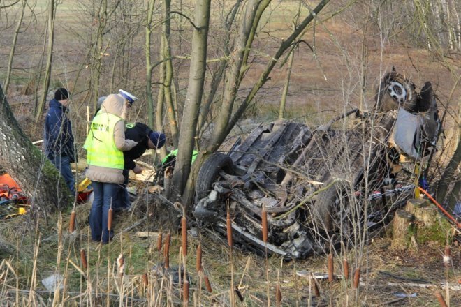 Gałkówka: Tragiczny wypadek, pięć osób nie żyje [2 XII 2012] - zdjęcie #13 - eOstroleka.pl