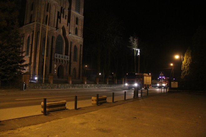 Pożar kościoła w Rzekuniu [2 XII 2012] - zdjęcie #16 - eOstroleka.pl