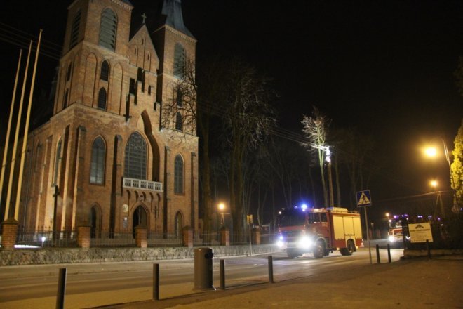 Pożar kościoła w Rzekuniu [2 XII 2012] - zdjęcie #5 - eOstroleka.pl
