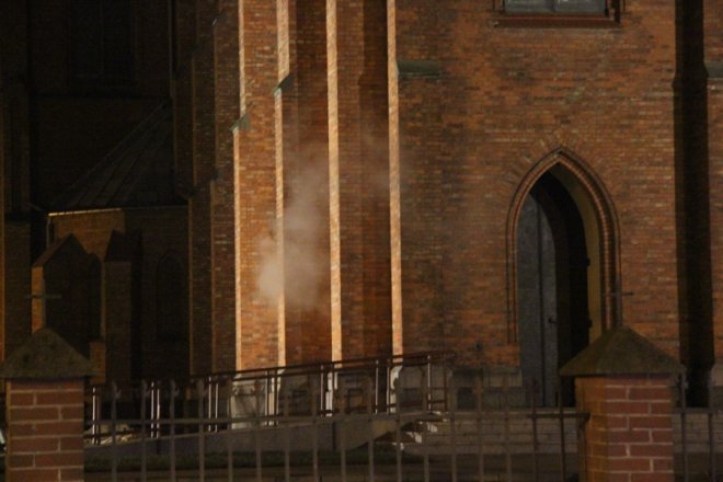 Pożar kościoła w Rzekuniu [2 XII 2012] - zdjęcie #6 - eOstroleka.pl