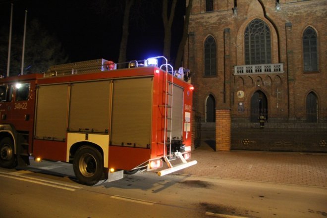 Pożar kościoła w Rzekuniu [2 XII 2012] - zdjęcie #8 - eOstroleka.pl