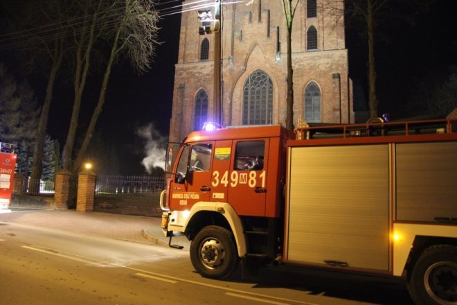 Pożar kościoła w Rzekuniu [2 XII 2012] - zdjęcie #11 - eOstroleka.pl