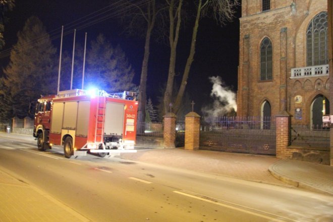 Pożar kościoła w Rzekuniu [2 XII 2012] - zdjęcie #13 - eOstroleka.pl