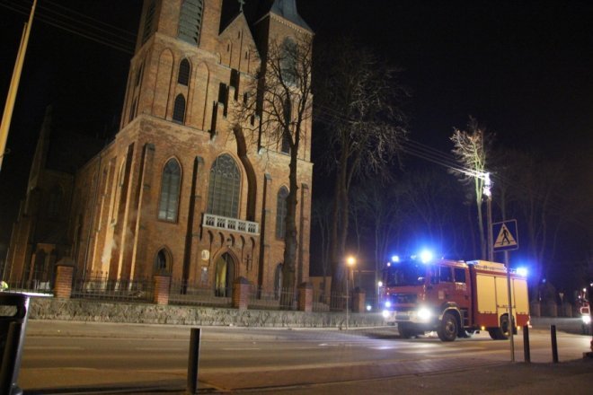 Pożar kościoła w Rzekuniu [2 XII 2012] - zdjęcie #15 - eOstroleka.pl