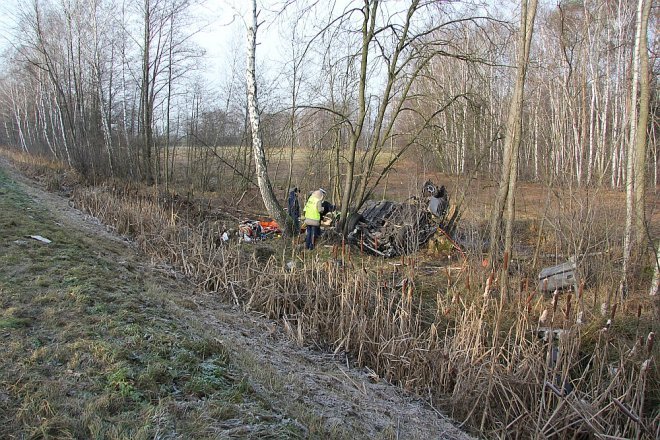 Wypadek pod Miastkowem [02.12.2012] - zdjęcie #12 - eOstroleka.pl