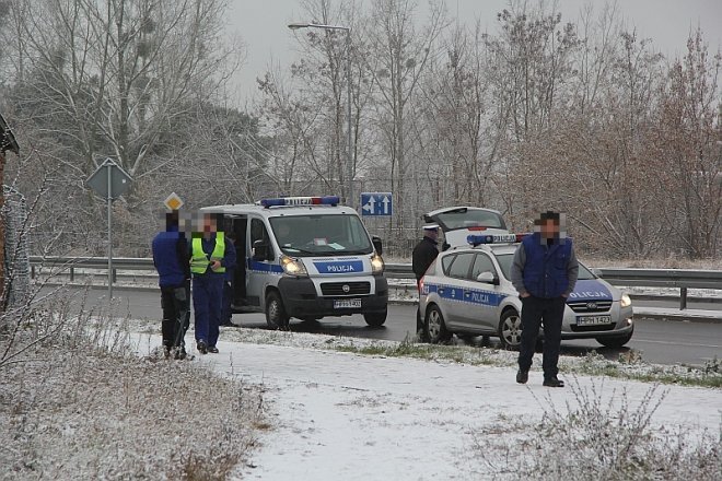 Ulica ks. Pęksy: Potrącenie dziecka [3 XII 2012] - zdjęcie #8 - eOstroleka.pl