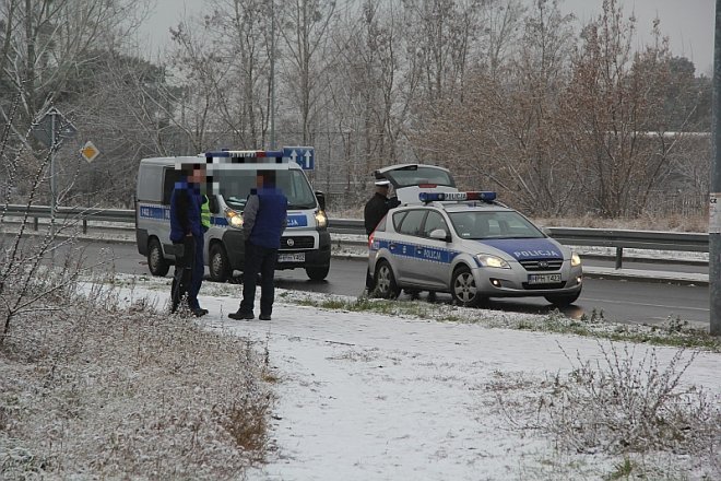 Ulica ks. Pęksy: Potrącenie dziecka [3 XII 2012] - zdjęcie #1 - eOstroleka.pl