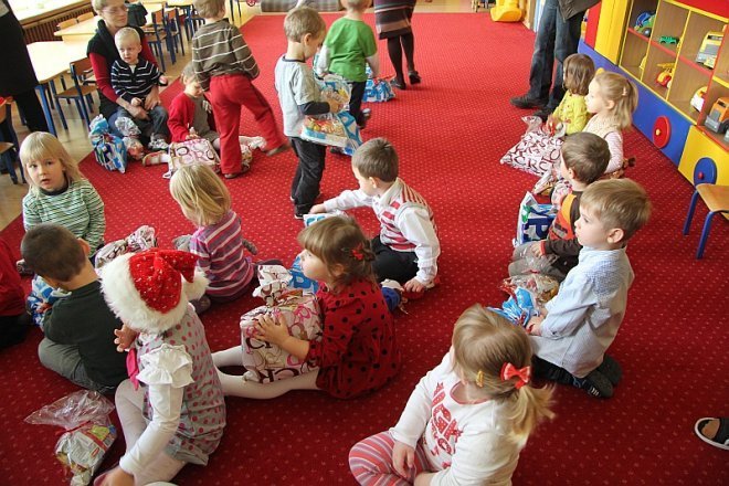 Mikołajki w Przedszkolu Miejskim nr 7 [6 XII 2012] - zdjęcie #6 - eOstroleka.pl