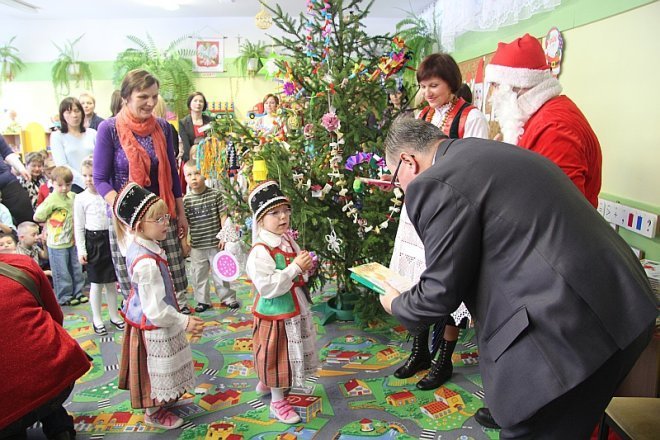 Mikołaj odwiedził wychowanków PM 16 [6 XII 2012] - zdjęcie #41 - eOstroleka.pl