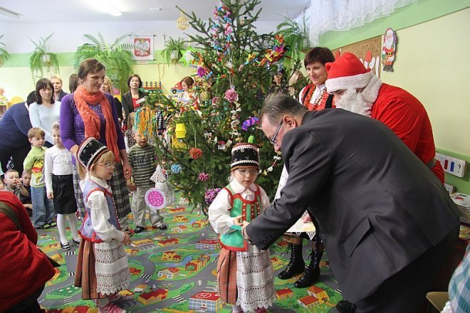 Mikołaj odwiedził wychowanków PM 16 [6 XII 2012] - zdjęcie #42 - eOstroleka.pl
