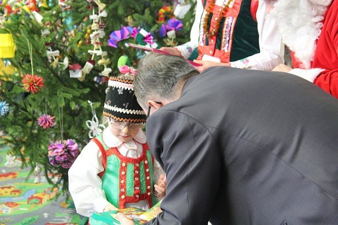 Mikołaj odwiedził wychowanków PM 16 [6 XII 2012] - zdjęcie #43 - eOstroleka.pl