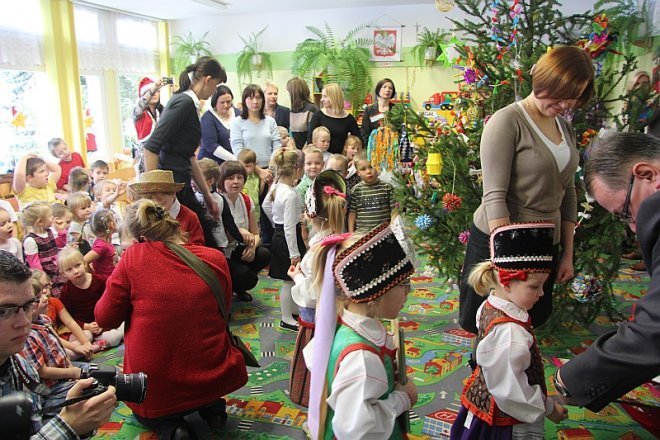 Mikołaj odwiedził wychowanków PM 16 [6 XII 2012] - zdjęcie #46 - eOstroleka.pl