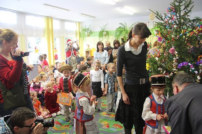 Mikołaj odwiedził wychowanków PM 16 [6 XII 2012] - zdjęcie #47 - eOstroleka.pl