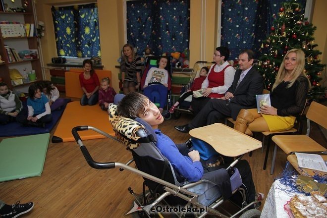 Książki nie gryzą - spotkanie w Kolorowej Szkole [06.12.2012] - zdjęcie #4 - eOstroleka.pl