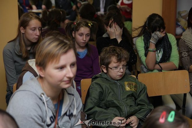 Książki nie gryzą - spotkanie w Kolorowej Szkole [06.12.2012] - zdjęcie #6 - eOstroleka.pl