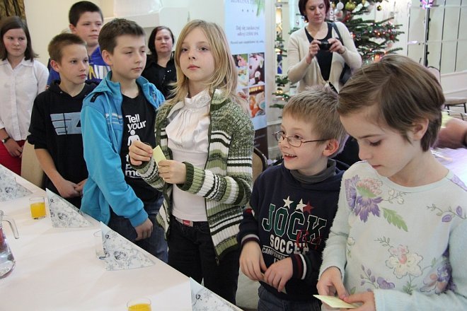 Spotkanie opłatkowe Towarzystwa Przyjaciół Dzieci [7 XII 2012] - zdjęcie #25 - eOstroleka.pl