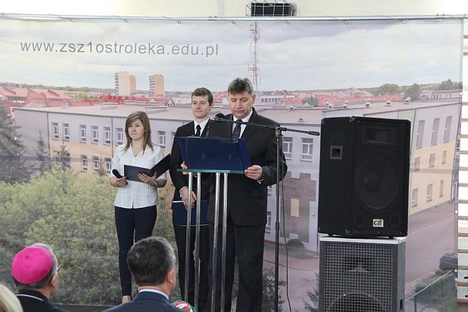 Otwarcie boiska wielofunkcyjnego ZSZ 1 [7 XII 2012] - zdjęcie #8 - eOstroleka.pl