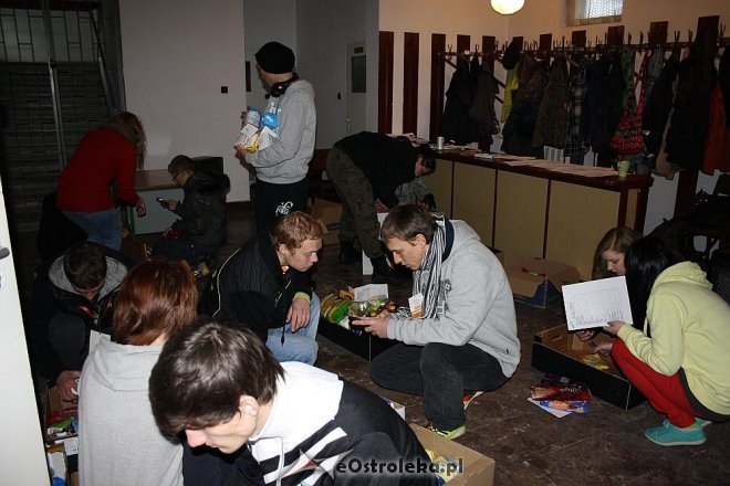Drugi dzień Świątecznej Zbiórki Żywności [08.12.2012] - zdjęcie #12 - eOstroleka.pl