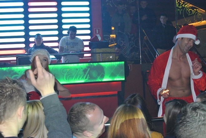 Mikołajkowa impreza w Ibizie [08.12.2012] - zdjęcie #13 - eOstroleka.pl