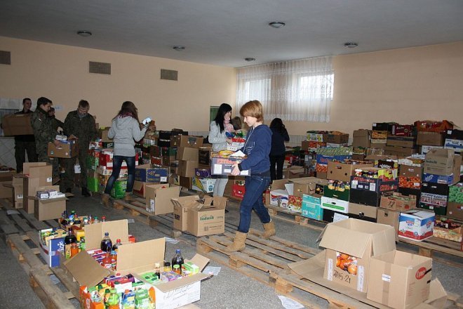 Podsumowanie akcji Świątecznej Zbiórki Żywności [10.12.2012] - zdjęcie #33 - eOstroleka.pl