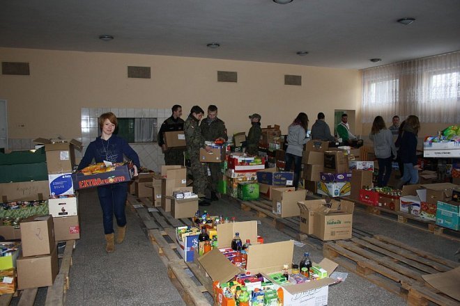 Podsumowanie akcji Świątecznej Zbiórki Żywności [10.12.2012] - zdjęcie #31 - eOstroleka.pl