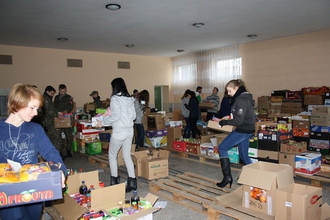 Podsumowanie akcji Świątecznej Zbiórki Żywności [10.12.2012] - zdjęcie #30 - eOstroleka.pl