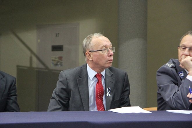 Debata społeczna dotycząca bezpieczeństwa [11 XII 2012] - zdjęcie #21 - eOstroleka.pl