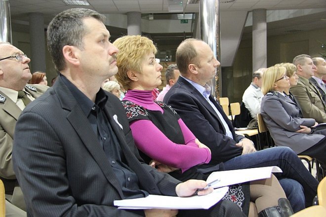 Debata społeczna dotycząca bezpieczeństwa [11 XII 2012] - zdjęcie #9 - eOstroleka.pl