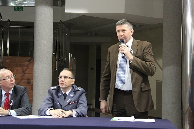 Debata społeczna dotycząca bezpieczeństwa [11 XII 2012] - zdjęcie #17 - eOstroleka.pl