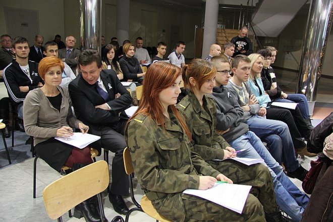 Debata społeczna dotycząca bezpieczeństwa [11 XII 2012] - zdjęcie #23 - eOstroleka.pl